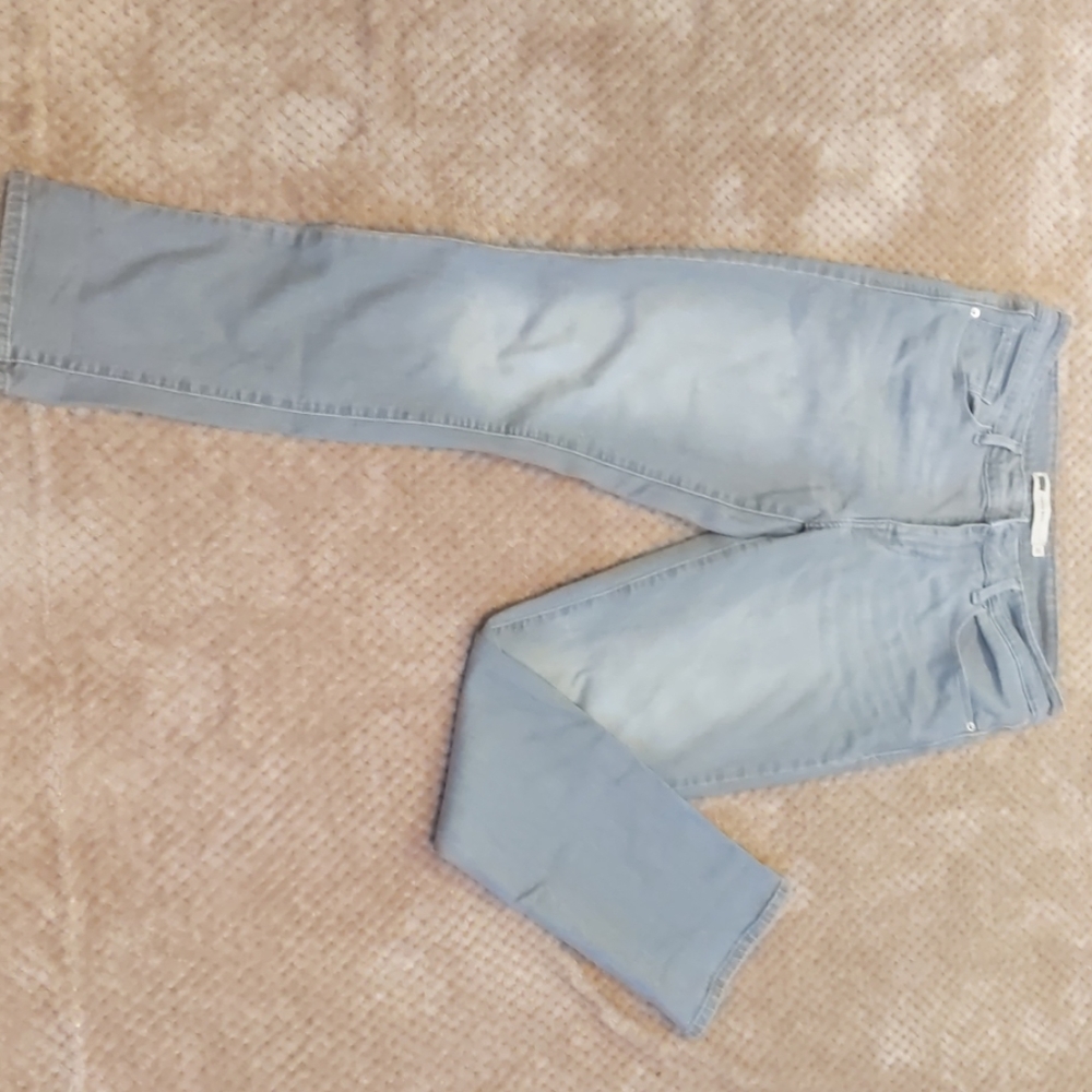 Mid rise skinny gray Levi jeans